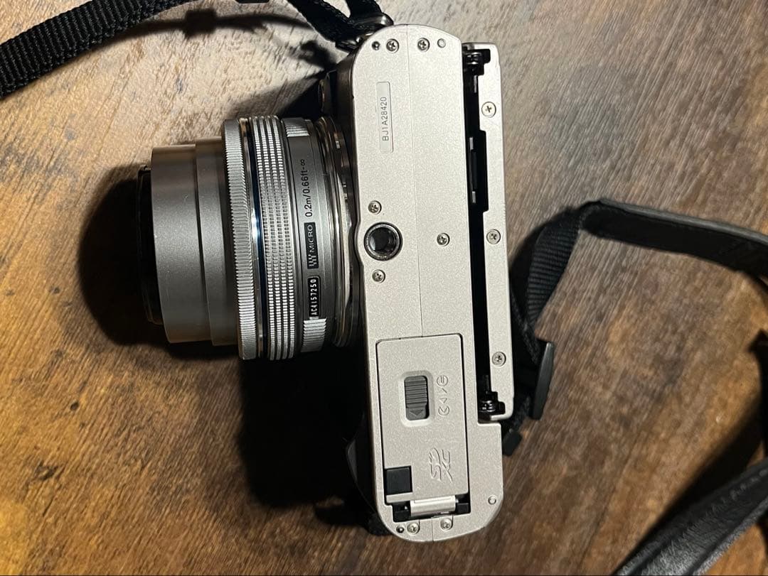 OLYMPUS PEN E-PL9 ブラック　シャッター回数3092回
