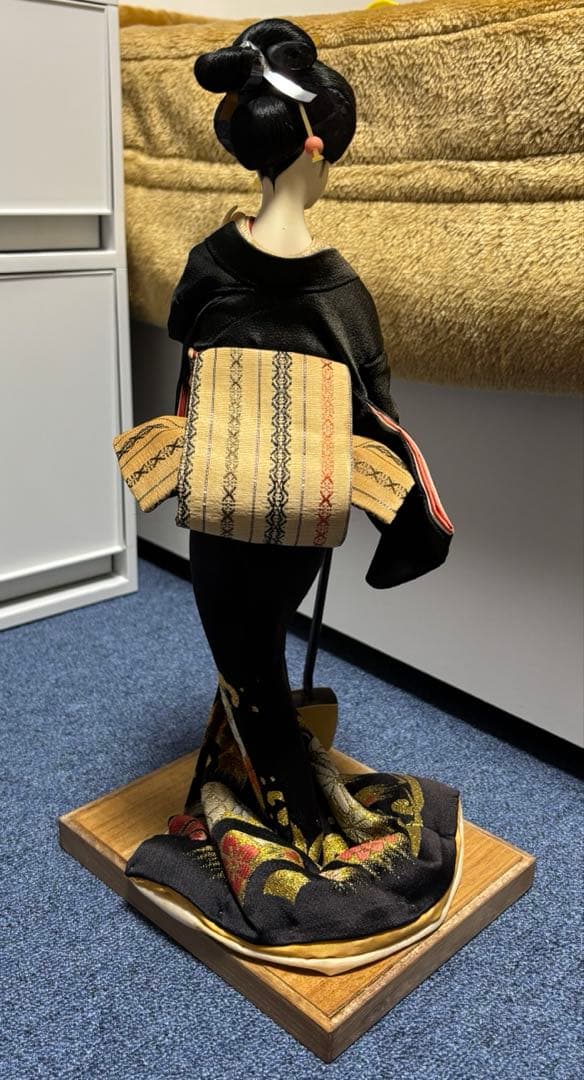 日本人形 着物 黒　三味線　日本美　芸術　アート　限定価格　伝統工芸品　着物美