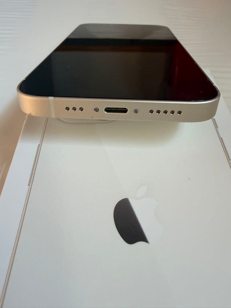 Apple iPhone 13 ホワイト 本体 充電ケーブル付き