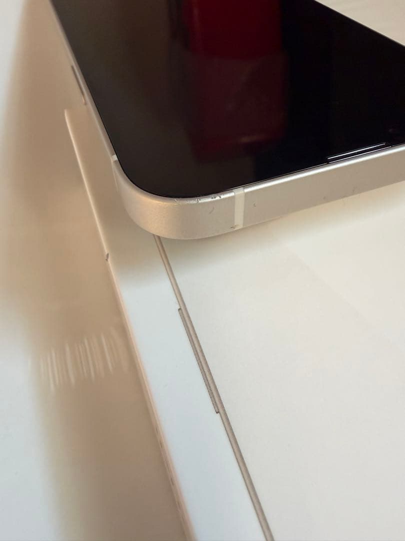 Apple iPhone 13 ホワイト 本体 充電ケーブル付き