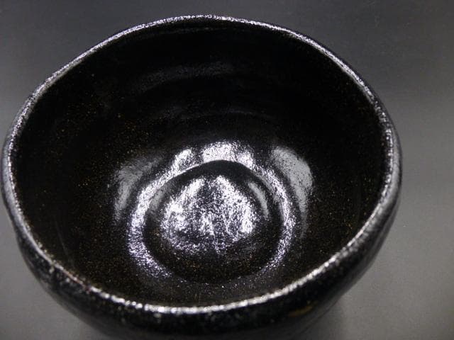 楽吉左衛門　十四代覚入　黒茶碗／共布共箱／銘「天津風」／表千家十四代而妙斎極め箱