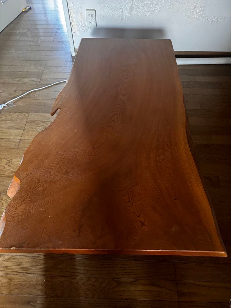 欅 一枚板 座卓 約135cm 厚8cm テーブル　木製自然形状テーブル 大