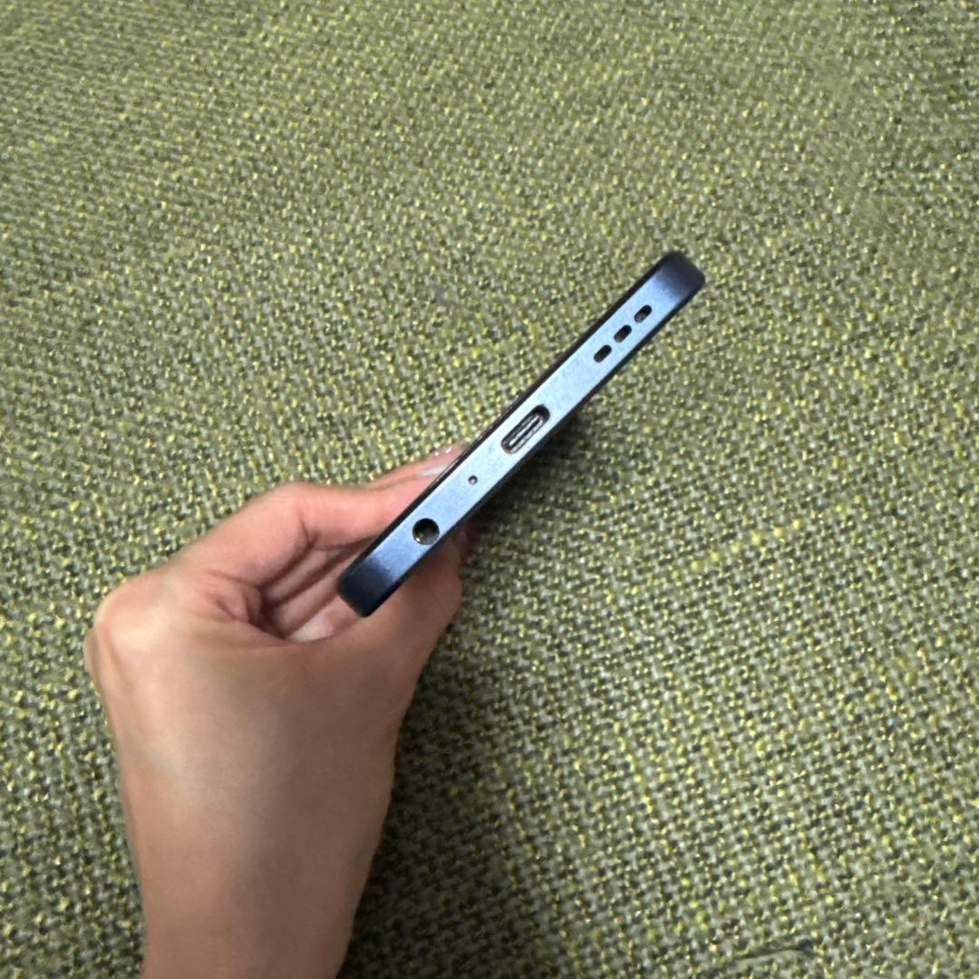 ブラック スマートフォン本体
