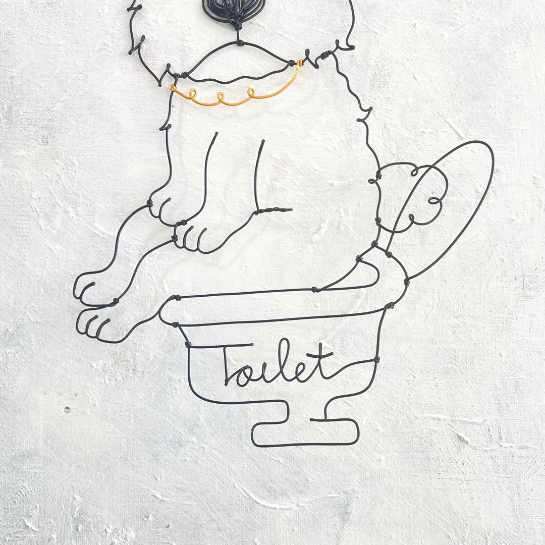 おトイレしているシュナウザー（折れ耳）ワイヤーアート