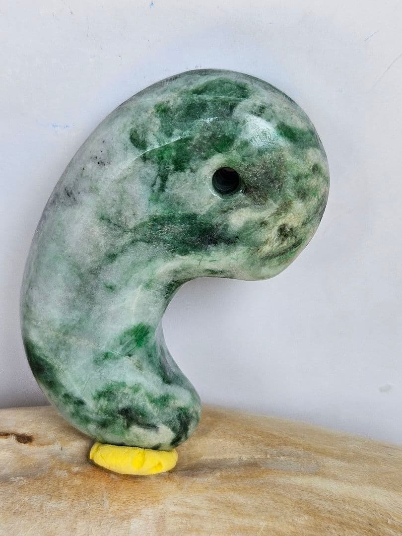 糸魚川　翡翠原石.勾玉