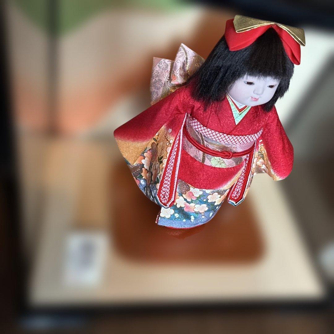 ガラス入り　日本人形