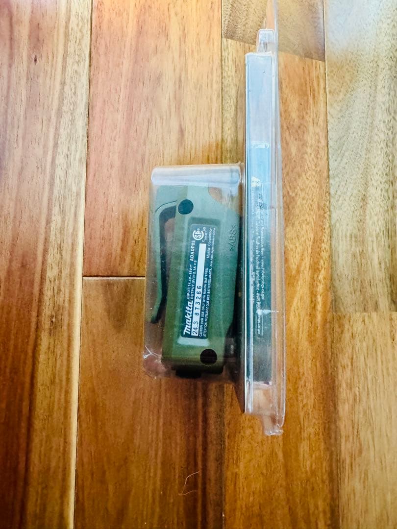 【新品・未使用】マキタ USB電源 カモグリーン