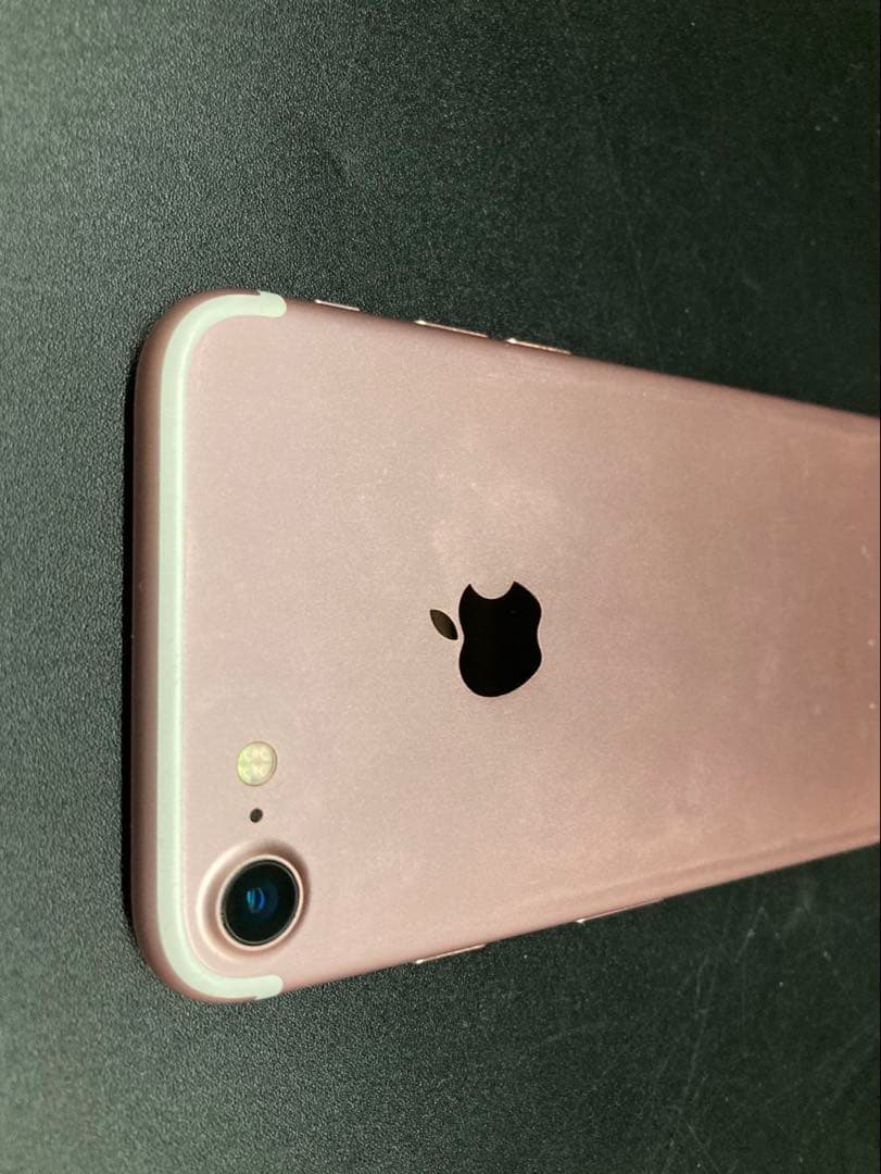 ○Apple iPhone 7 MNCN2J/A 128GB SIMロックなし