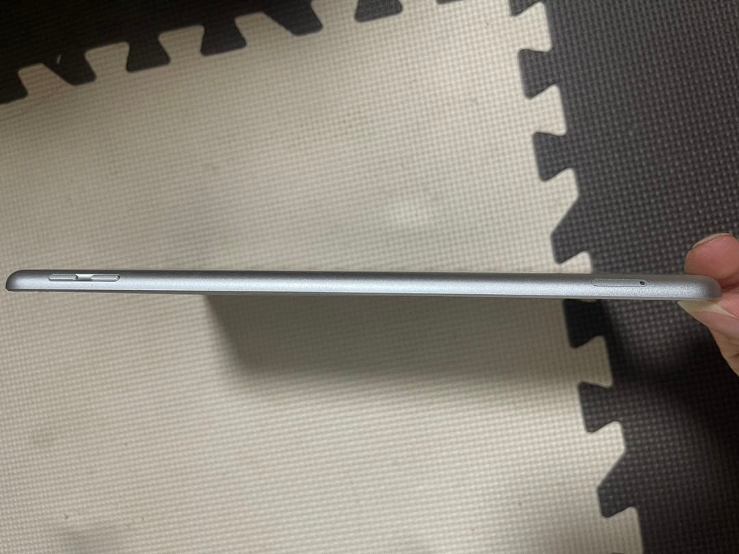 Apple iPad (第5世代) 32GB シルバー