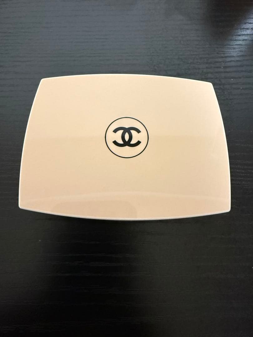 CHANEL ル ブラン プライトニング コンパクト B10