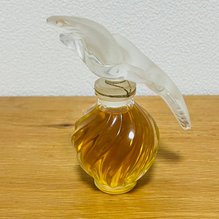 希少品 廃盤品 香水 ニナリッチ nina ricci