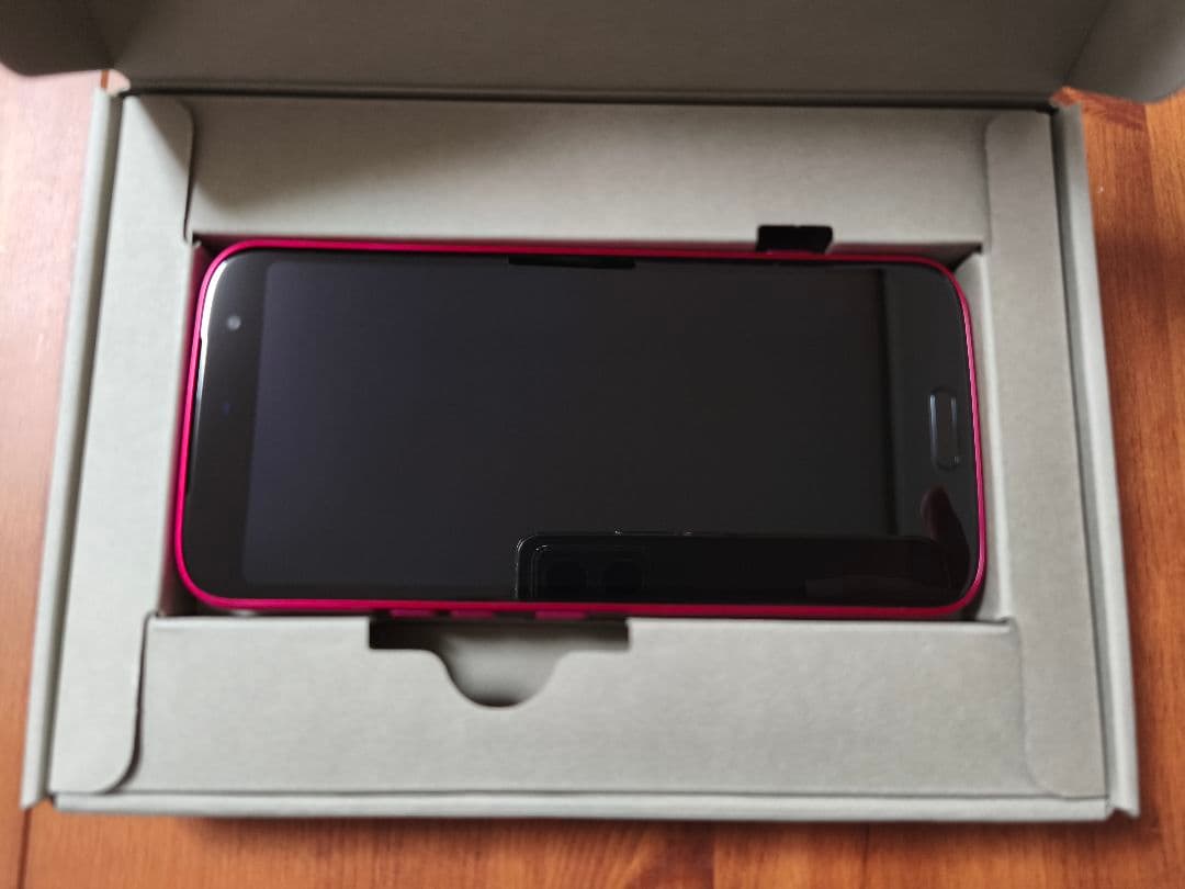 新品 docomo らくらくスマートフォン F-53E ピンク本体