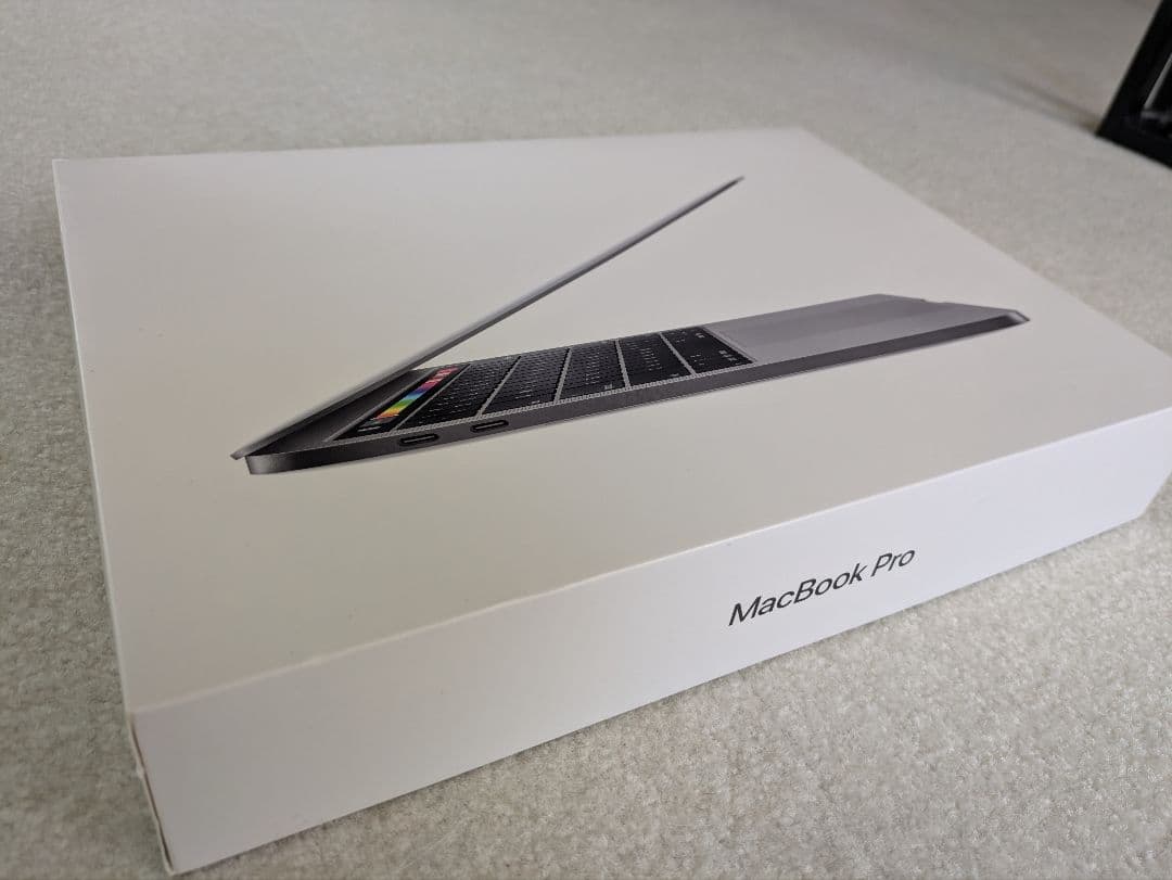 Apple MacBook Pro 13インチ 充放電回数少