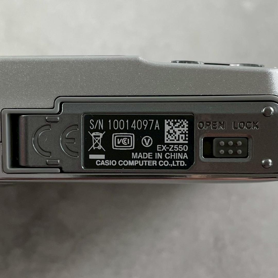 美品・動作良好☆CASIO カシオ EXILIM EX-Z550 シルバー