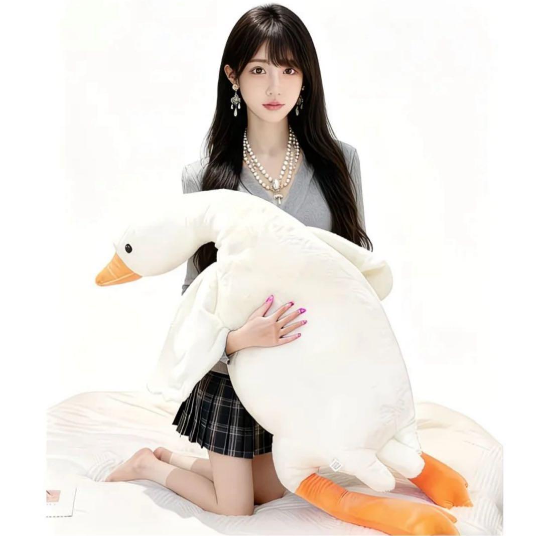 大きなアヒル型ぬいぐるみ