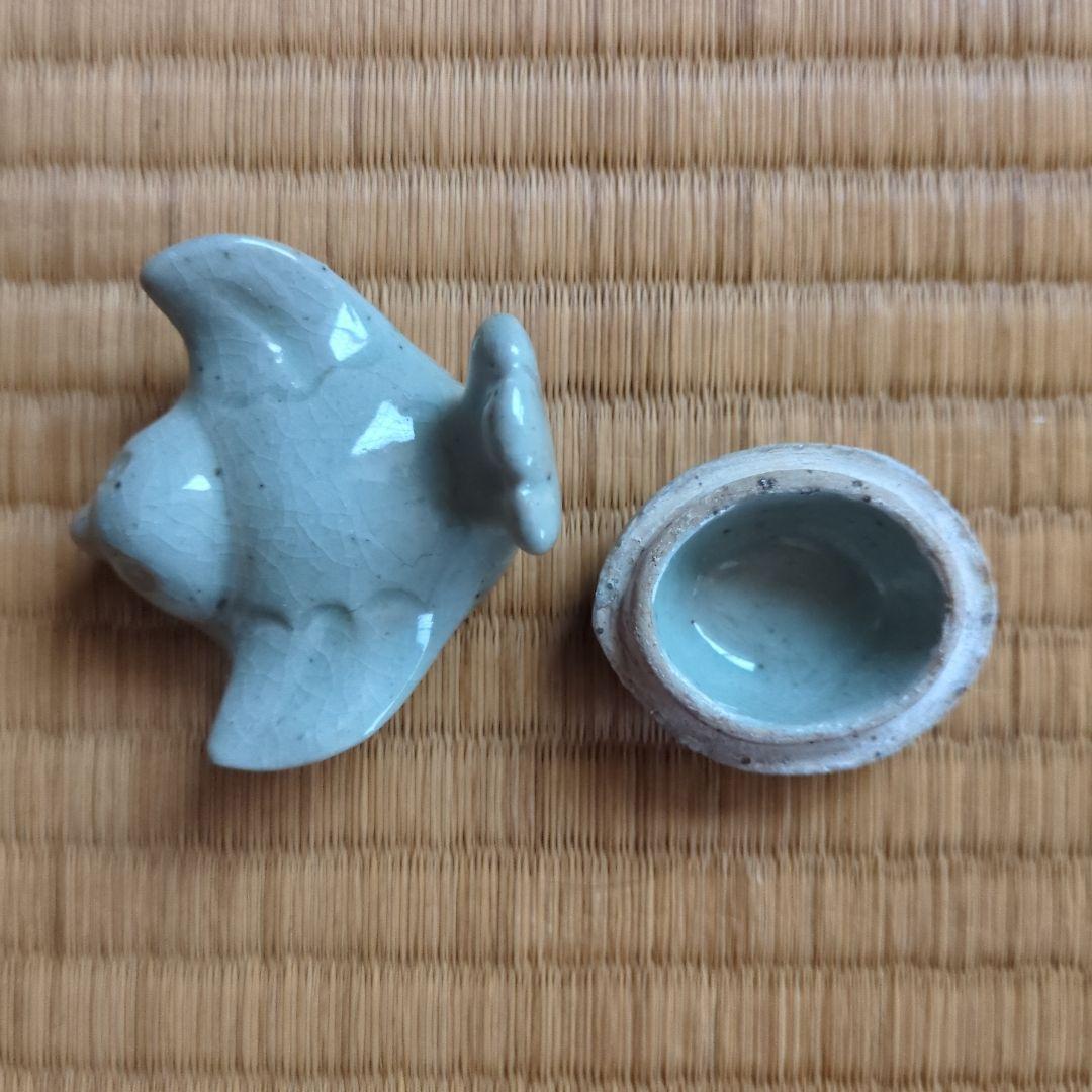 鳥型陶器 小型 淡いグレー　かわいい鳥の香合　すずめ