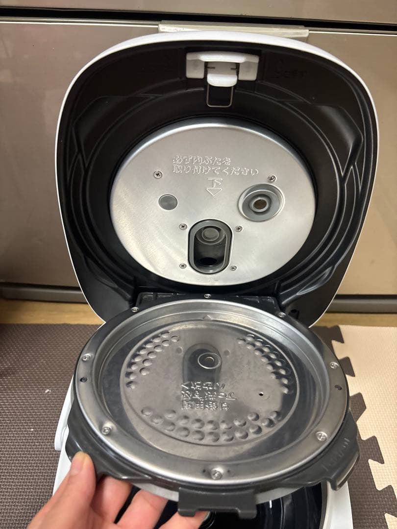 TOSHIBA 真空圧力IHジャー炊飯器 RC-10VRV-2024年製