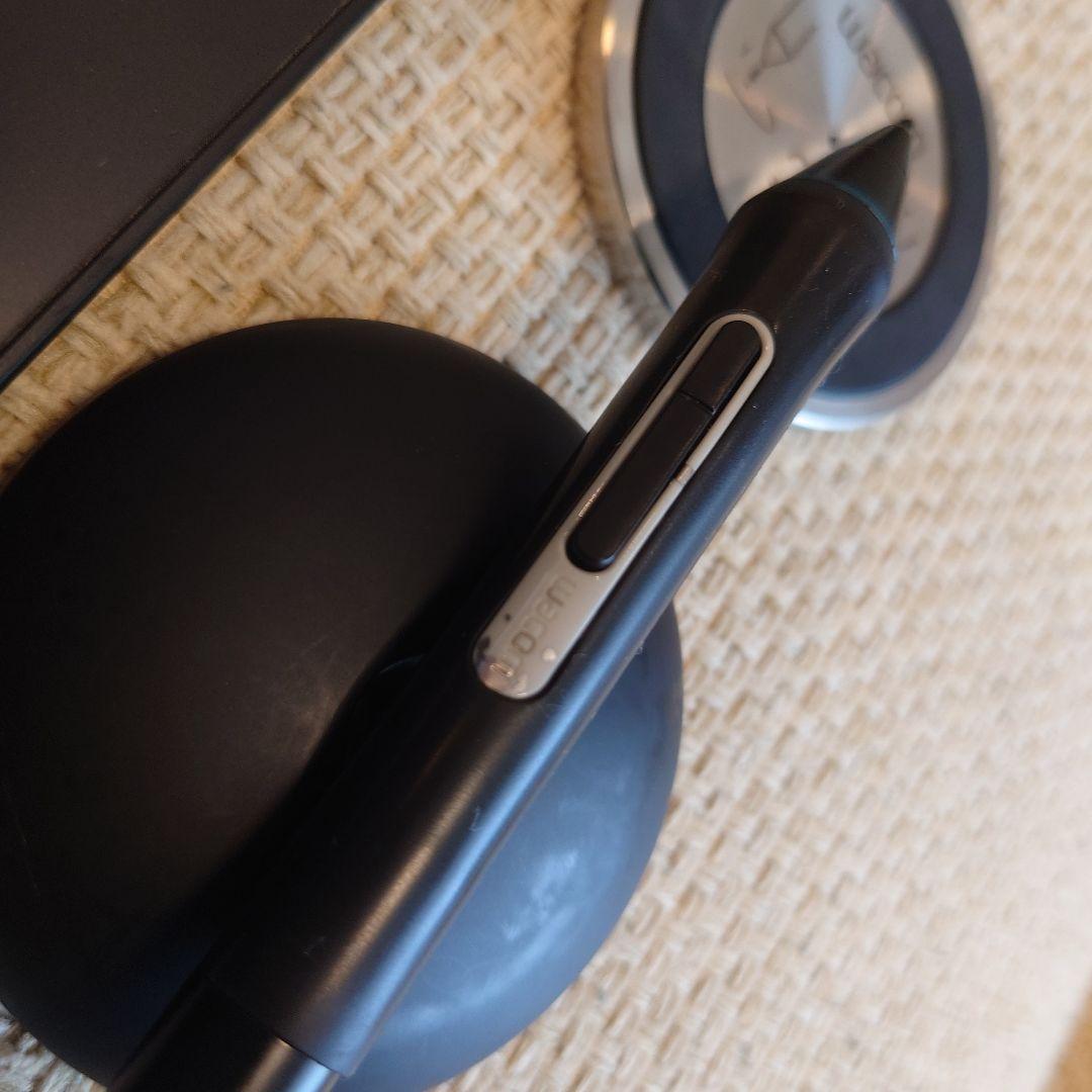 Wacom ペンタブレット本体 Intuos Pro スリムペン付き