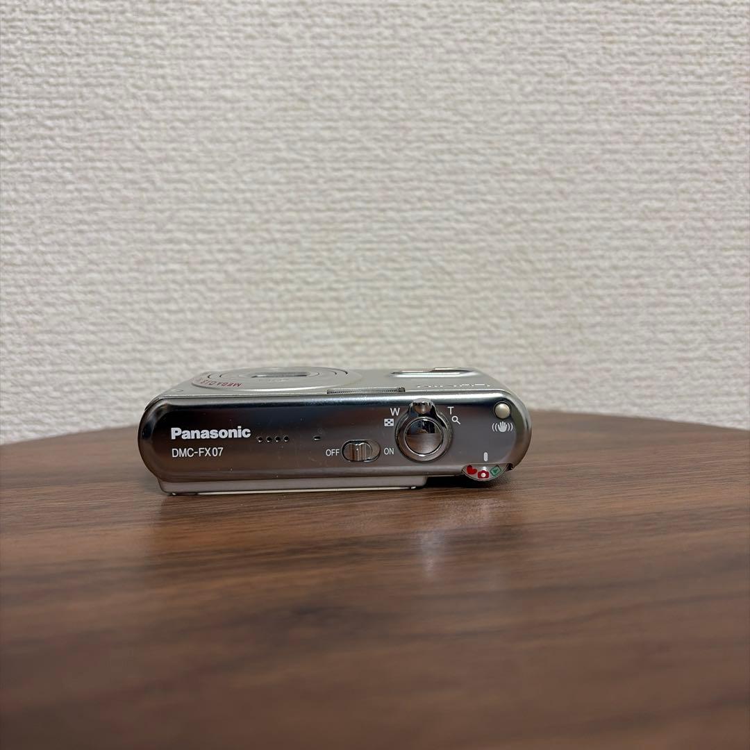 【オールドコンデジ】 Panasonic LUMIX DMC-FX07
