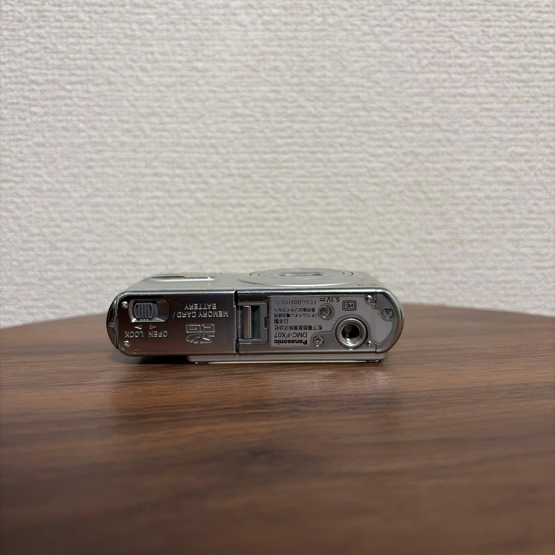 【オールドコンデジ】 Panasonic LUMIX DMC-FX07