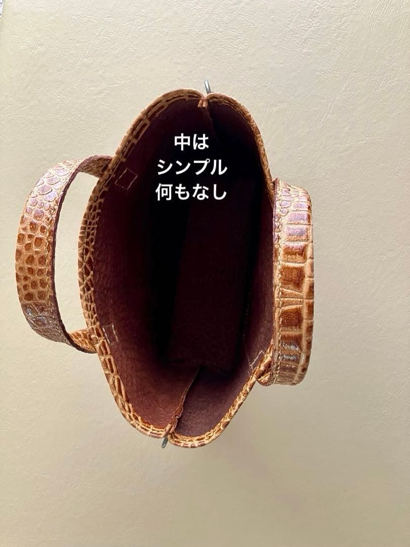 ちょび　シンプル、小ぶりなトートバッグ