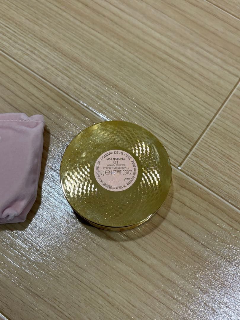 フェイスパウダー GUCCI POUDRE DE BEAUTE MAT NATURE 01