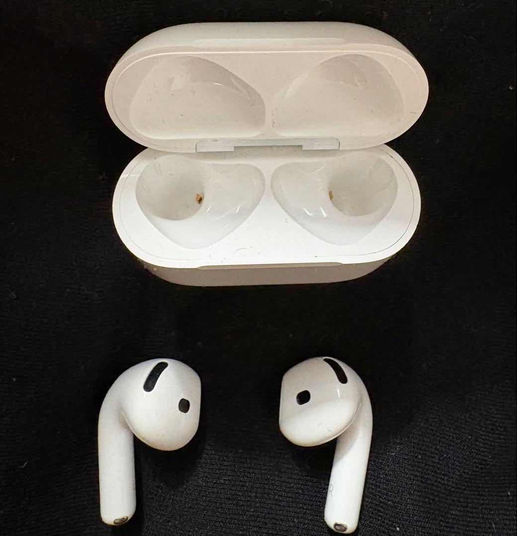 あつし AirPods4 アクティブノイズキャンセリング搭載