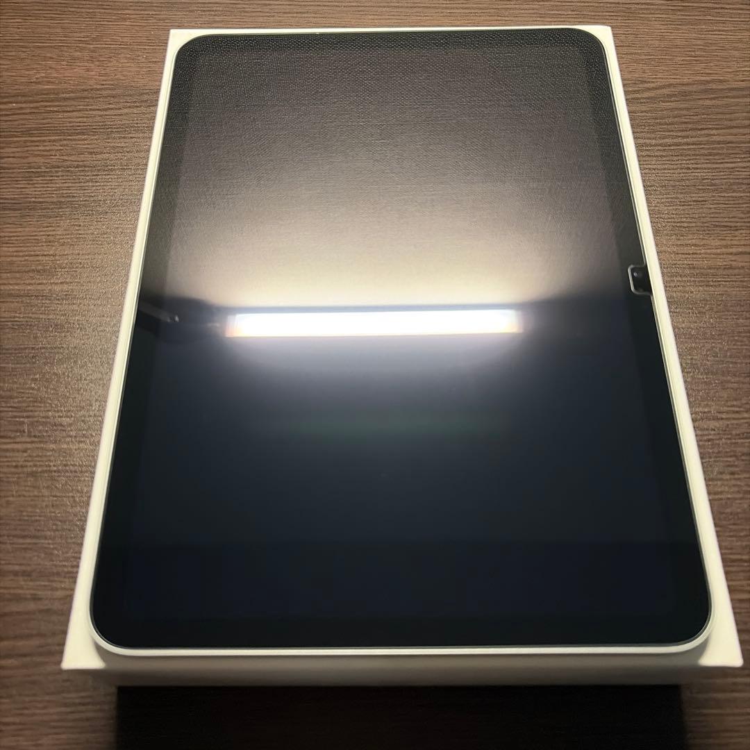 Apple iPad (第10世代) 64GB シルバー Wi-Fiモデル 美品