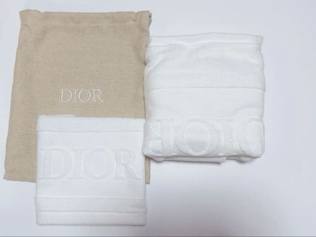 Dior タオルセット ギフトボックス付き新品未使用 ノベルティー タオル 巾着