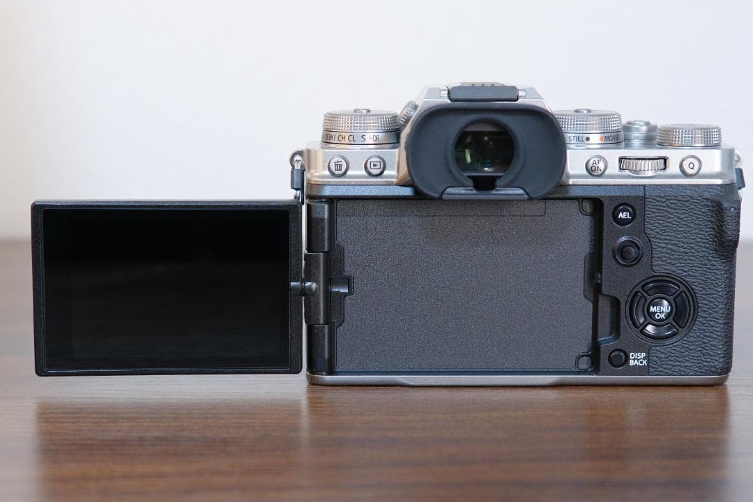 X-T4 ボディ シルバー Fujifilm