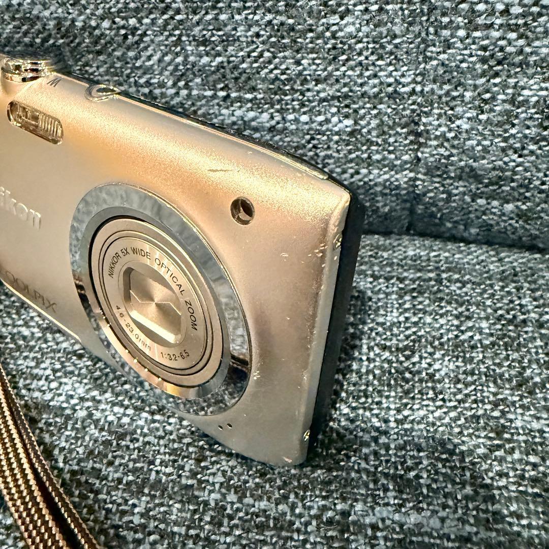 Nikon COOLPIX A100 シルバー Digital Camera