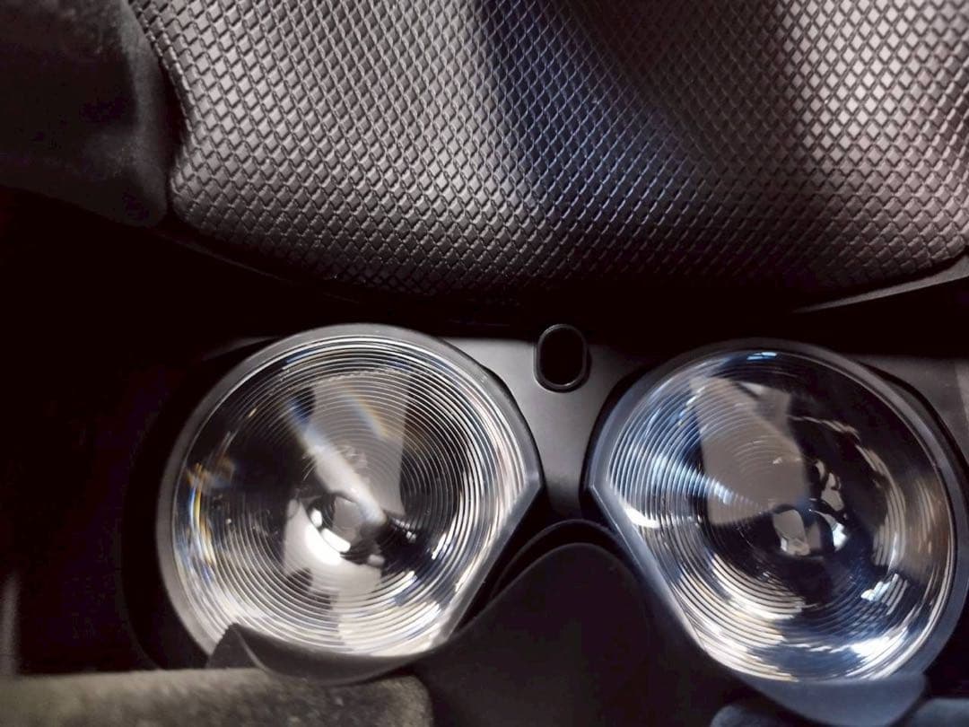 【美品】VIVE COSMOS ELITE VRヘッドセット