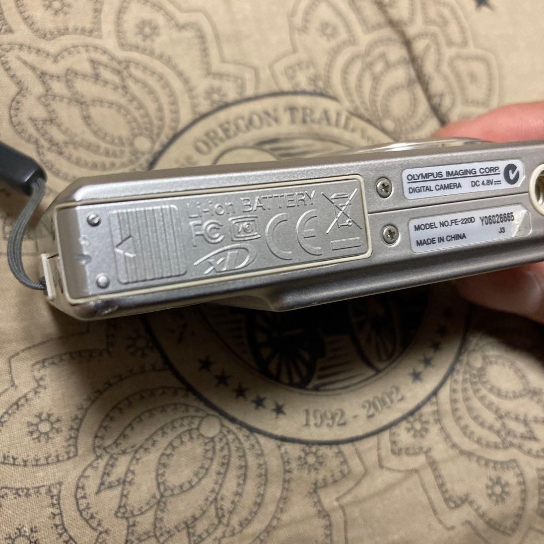 概ね美品 OLYMPUS FE-220D デジカメ オールドコンデジ