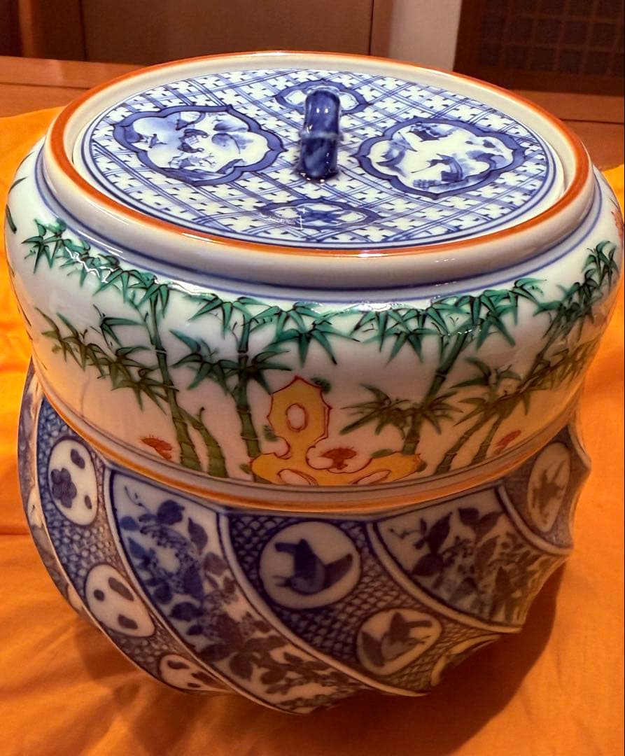 【かぶとむし　他の方は購入でしません】茶道具　水差し(色絵祥瑞四君小図)