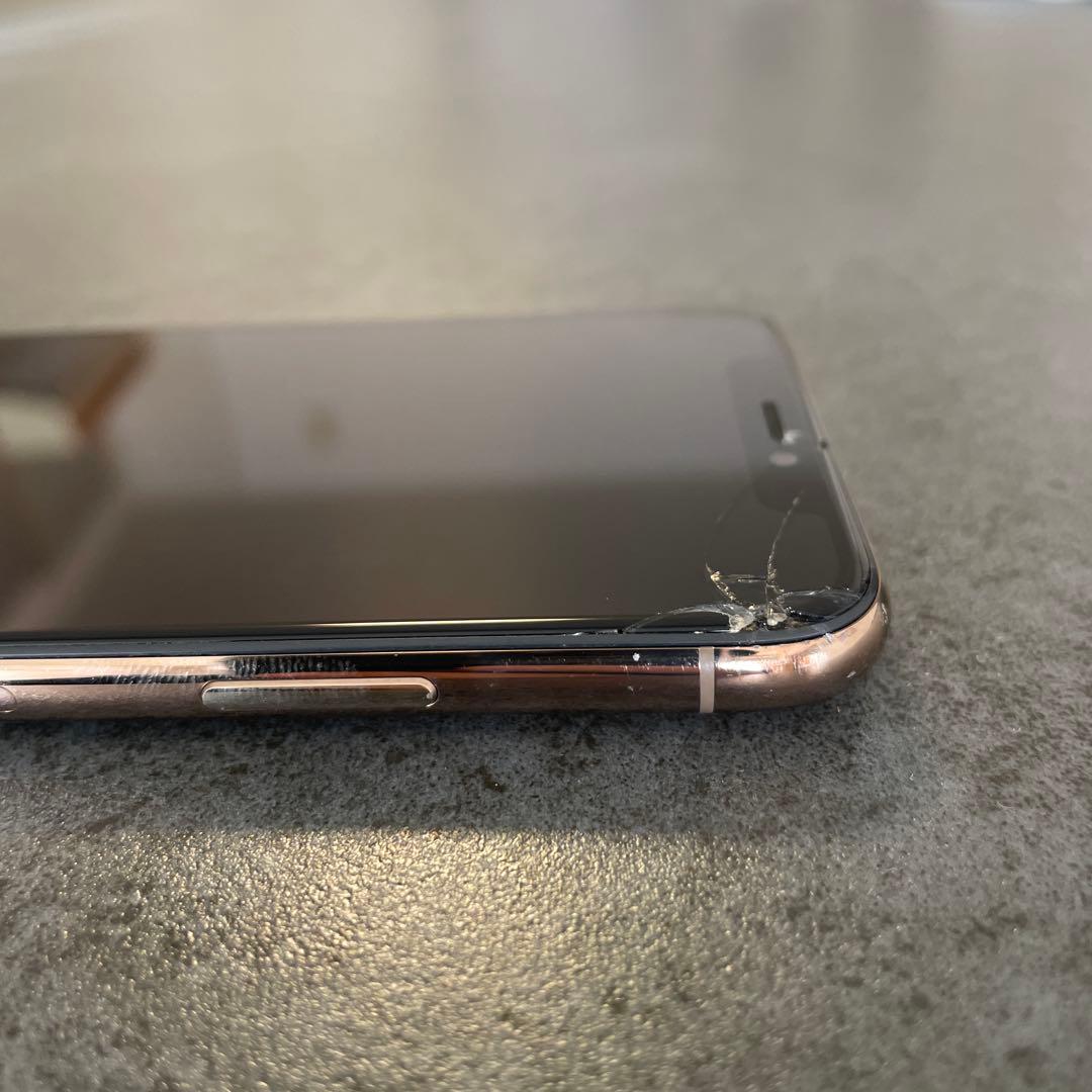 iPhoneXs Gold 64GB SIMフリー ※画面ヒビ・バッテリー75%