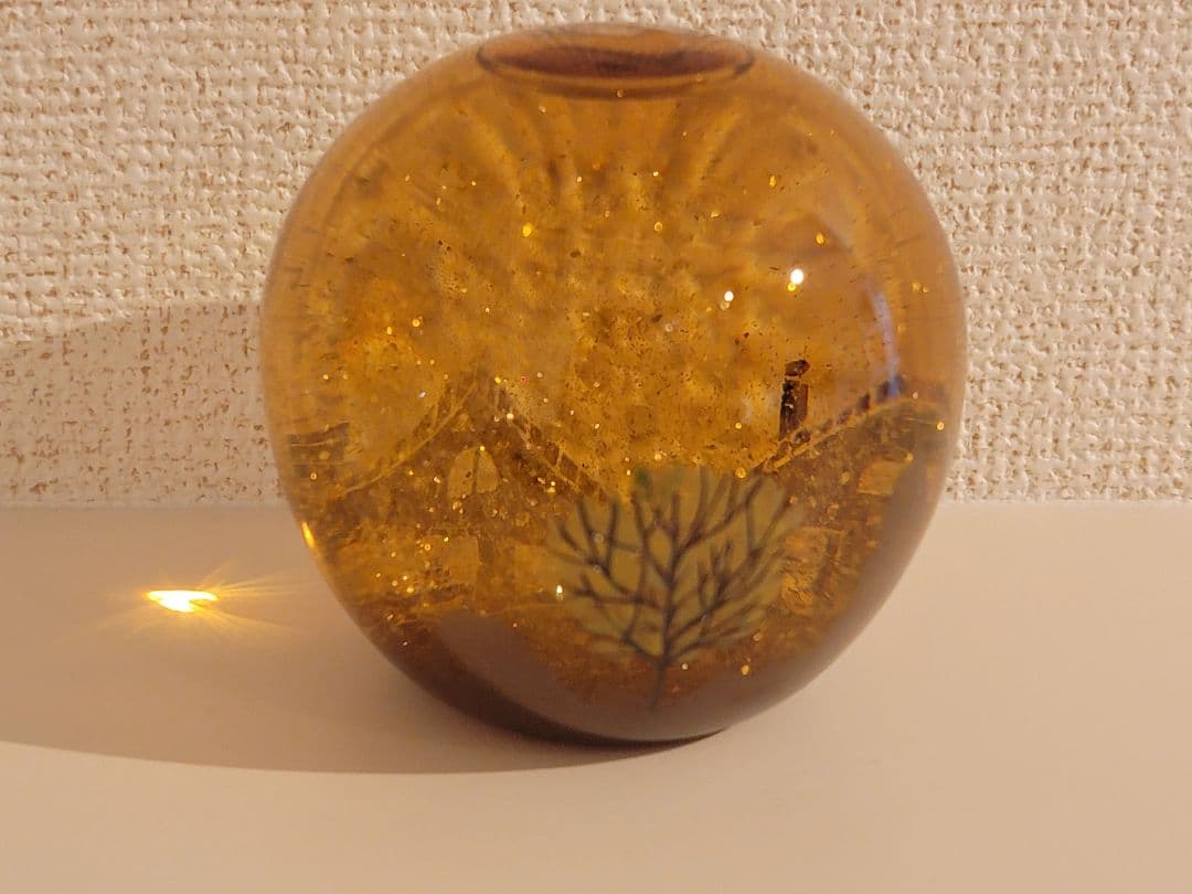 金津沙矢香さん　スノードーム　ガラス工芸品　オブジェ