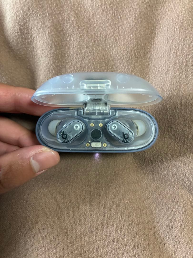 Beats Studio Buds + トランスペアレント