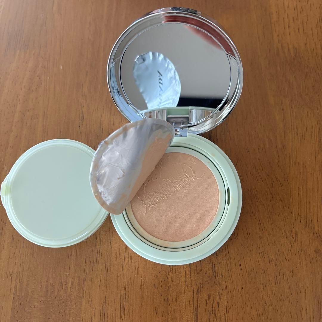 PRADA Augmented Skin LN10 クッションファンデーション