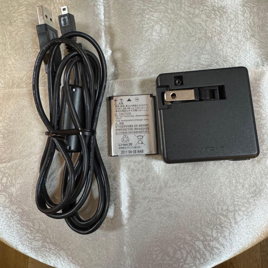 【美品】Nikon COOLPIX S3100 シャンパンシルバー