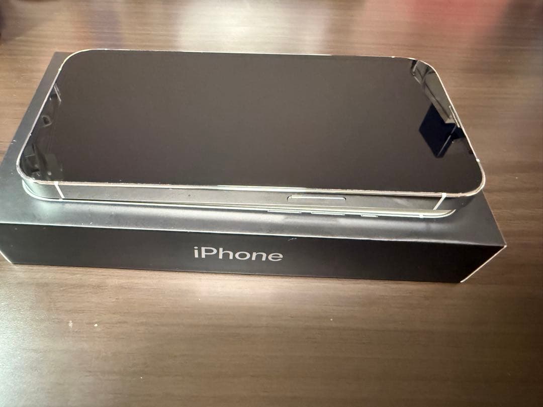 【極美品】 iPhone13Pro 256GBシルバー simフリー フィルム付