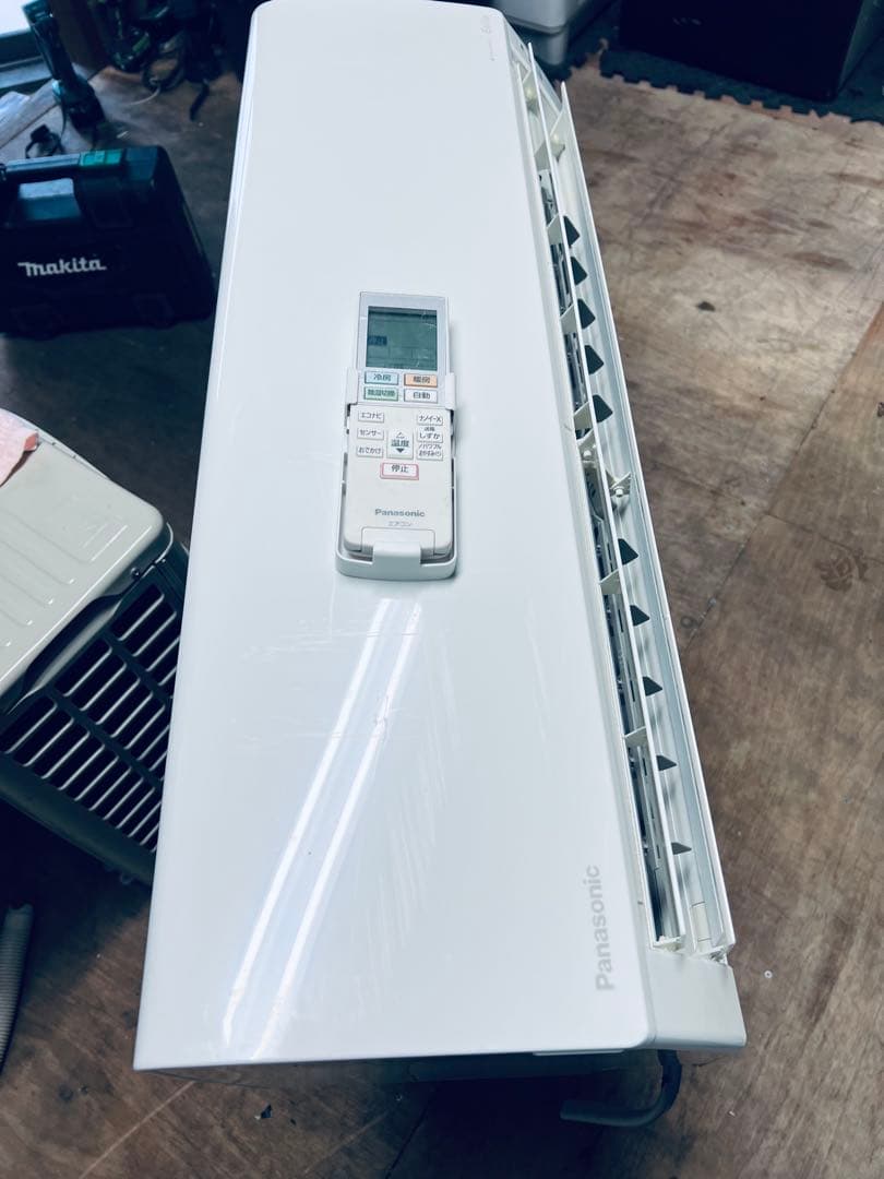 Panasonic エアコン CS-222DJR-W 2022年製。大阪府から