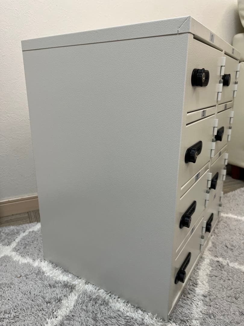 ロッカー　8個口　ダイヤル錠付き　白　LK-308W