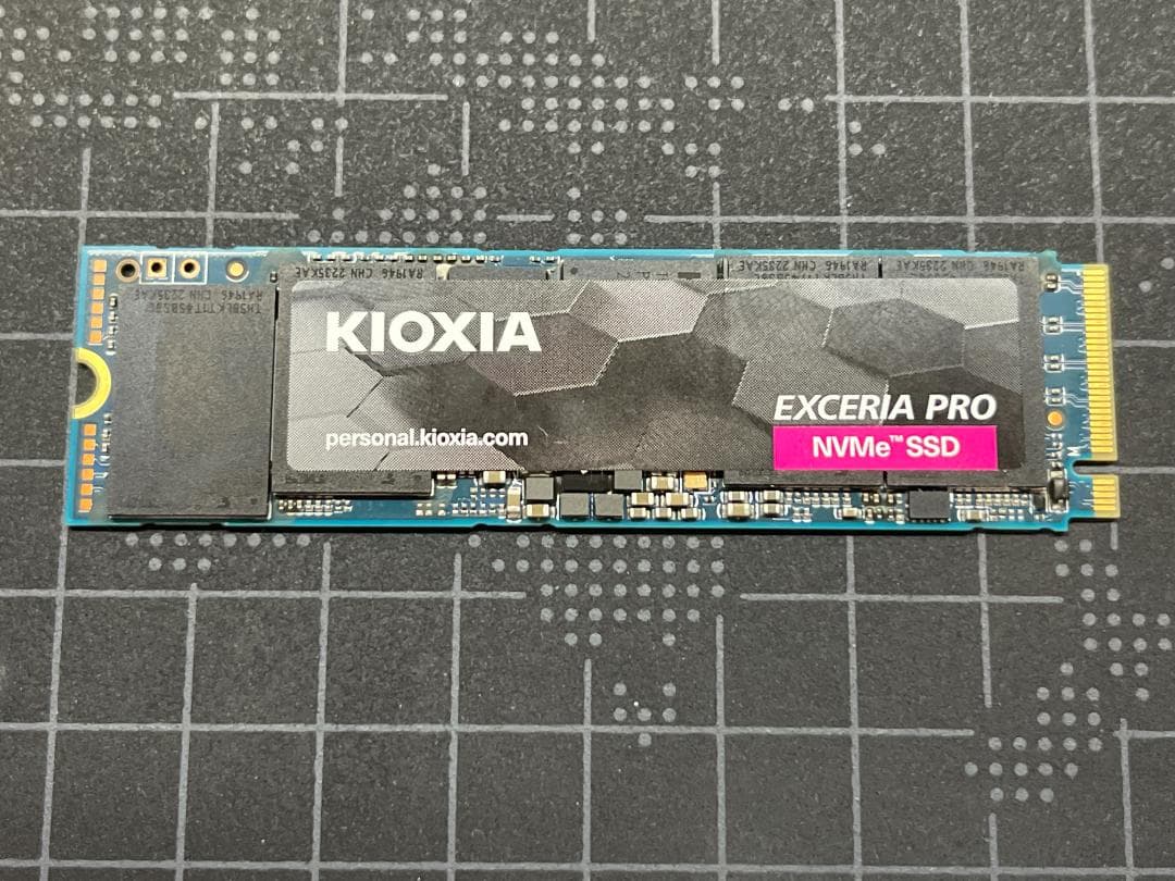内蔵型SSD KIOXIA EXCERIA PRO NVMe SSD 1TB s/n-Y25*