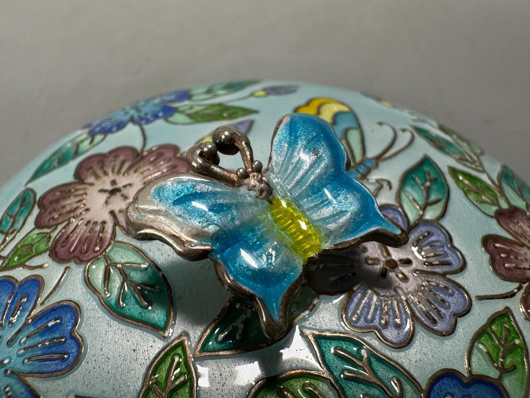 UM9-2S65　韓国美術　純銀製　七宝焼花卉文蓋物　重さ165g　美品　共箱