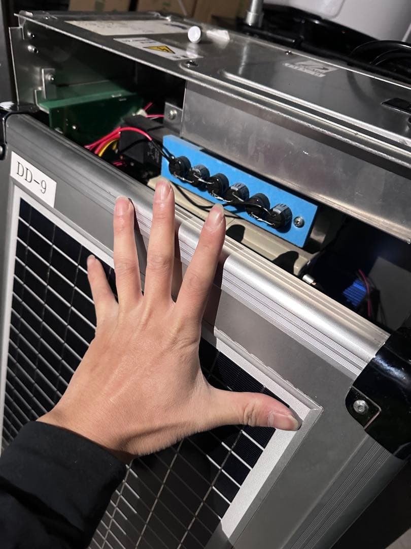 キャンピングカー用　発電機、太陽エネルギー 付き