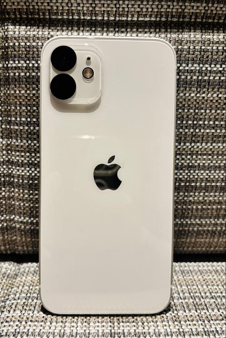 【美品】Apple iPhone 12 ホワイト 本体
