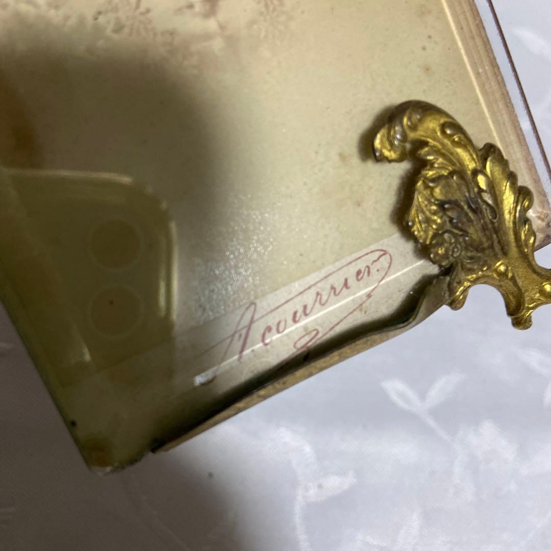 フランス　ヴィンテージ肖像フォトフレーム 装飾金具付き　？イザベラ・バード？