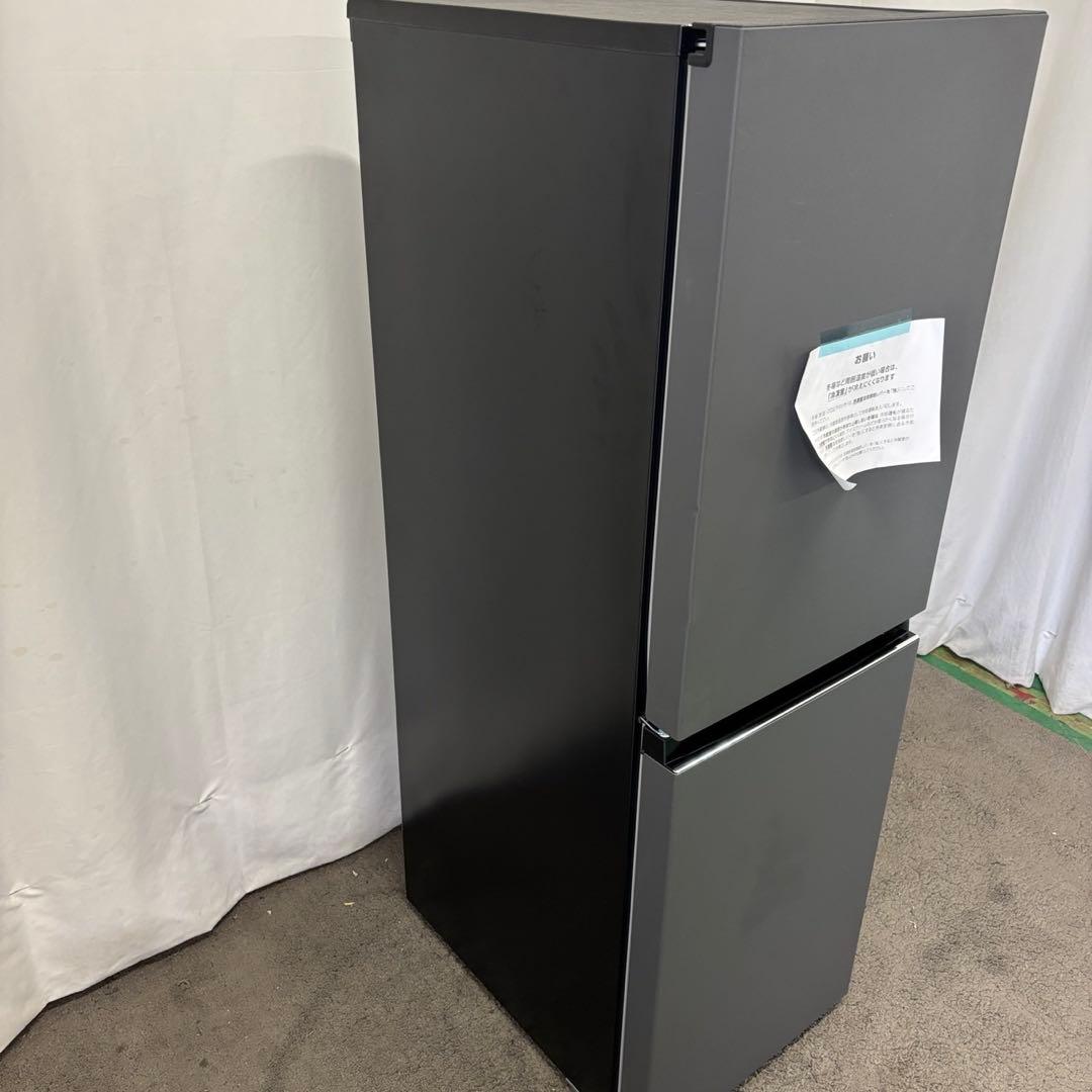 176⭕️未使用展示品　冷蔵庫　小型　黒　一人暮らし　25年　安い　綺麗　設置無料