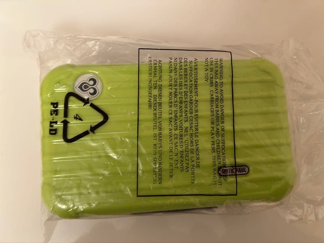 (新品)RIMOWA トラベルポーチ ライムグリー