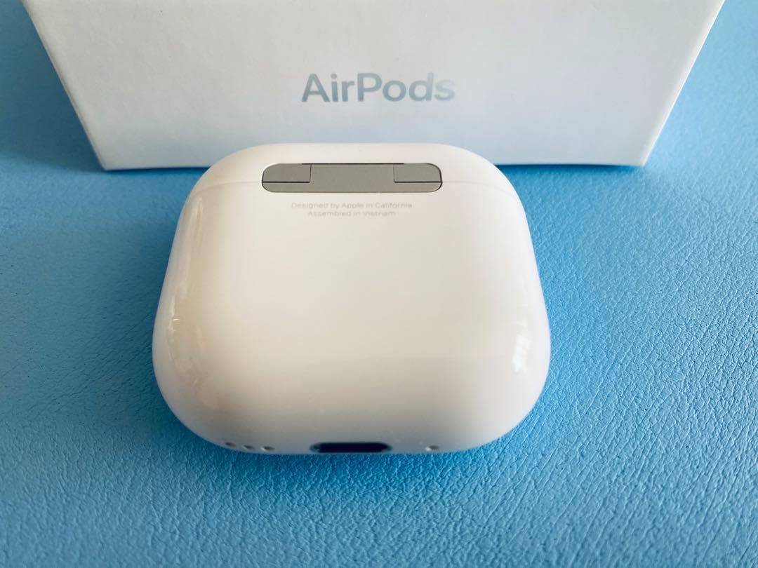 AirPods 第4世代 充電ケースのみ ノイキャン付 A3059 SNZL